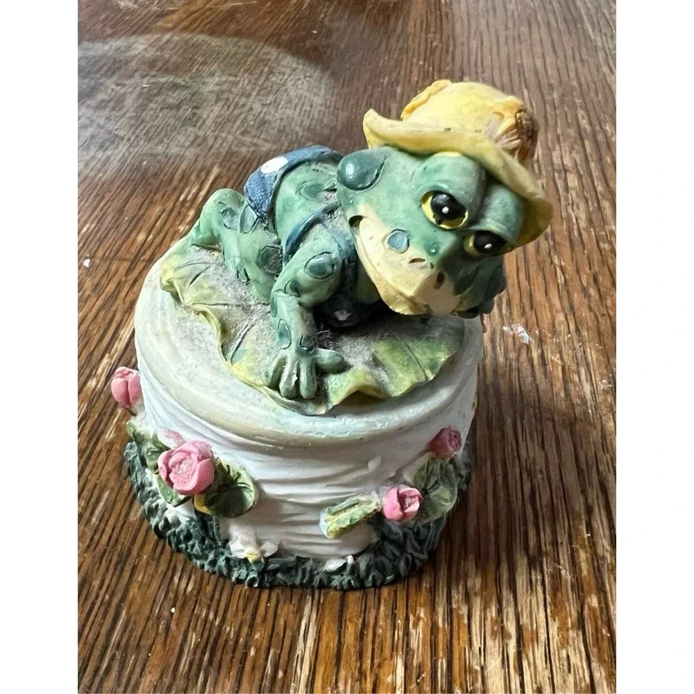Frog Figurine Yellow Hat Blue Overalls Lily Pad Flowers Trinket Box